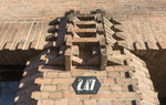 Stijlvol huisnummer, sierlijk metselwerk
<br/>
Marcel Westhoff, 2015-12-01